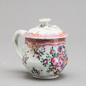 CUSTARD CUP WITH LID, Qing dynasty China 18th century.