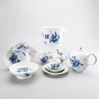 ROYAL COPENHAGEN, "Blå Blomst", porcelain, Denmark, 50 pcs.