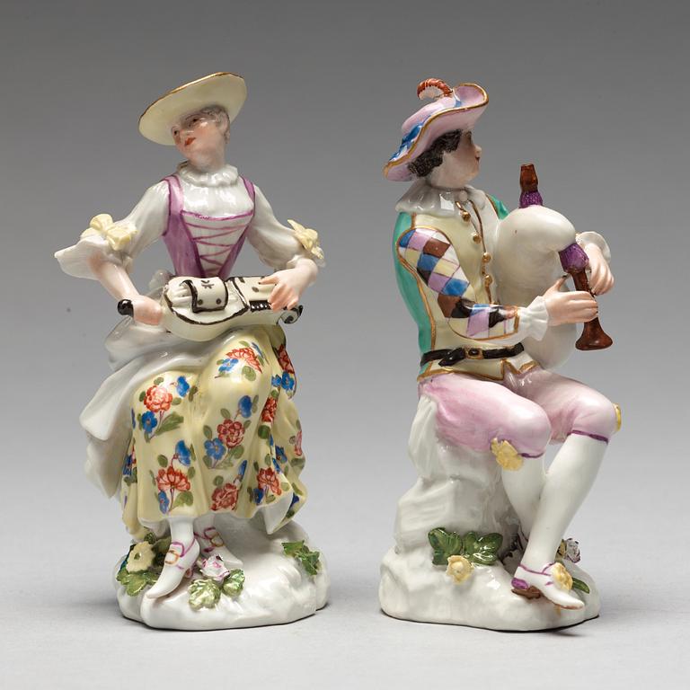 A pair of Meissen figurines of musicians, 18th Century.