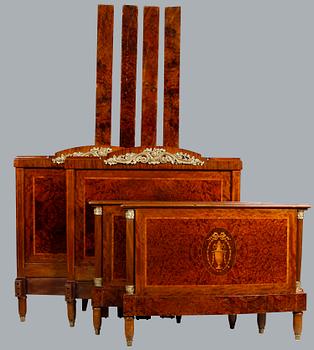 SÄNGAR, 1 par, gustaviansk stil, 1900-talets första hälft.