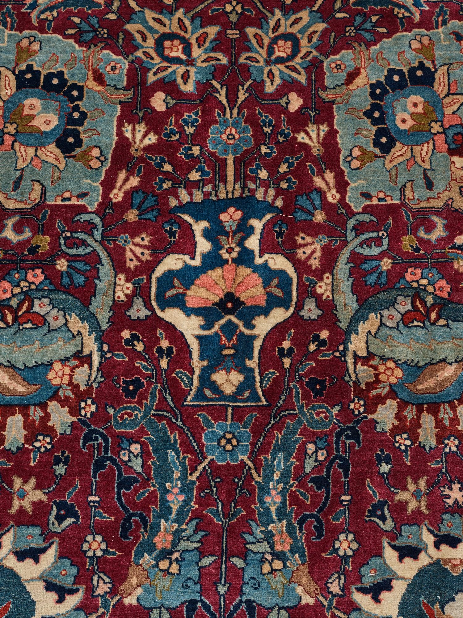 Matto, semi-antique Tabriz, ca 413,5 x 328,5 cm.