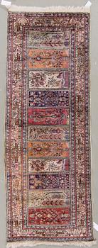 MATTA, Kayseri Saff, semiantik. Part silk. Ca 230x86 cm.