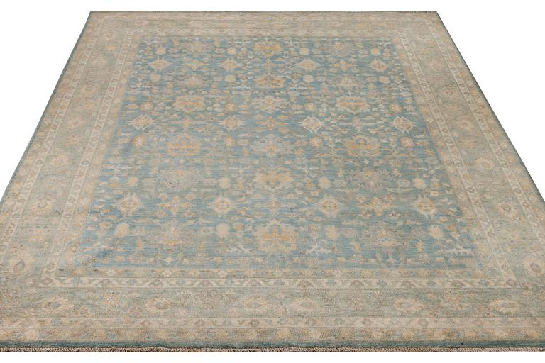 An Ushak carpet, c. 292 x 241 cm.