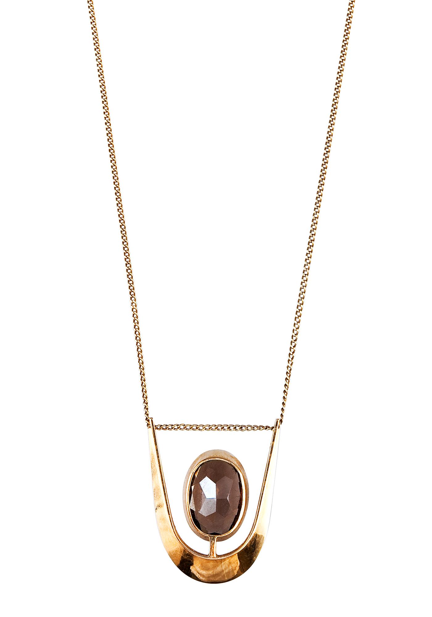 Eero Rislakki, A GOLDEN PENDANT.