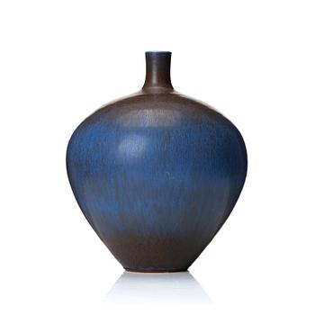 67. Berndt Friberg, a stoneware vase, Gustavsberg studio, Sweden 1976.