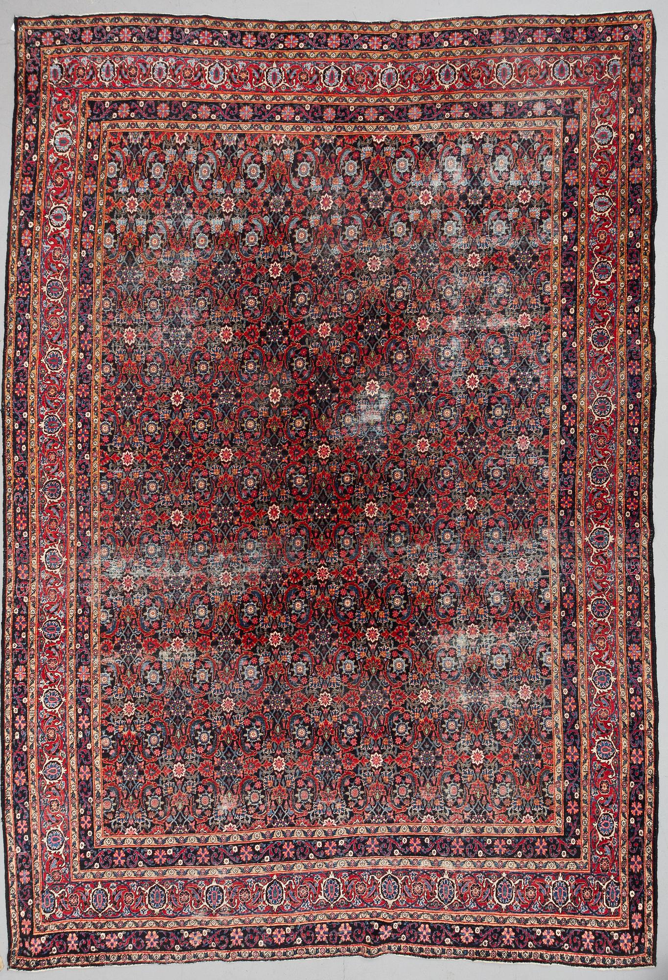A semi-antique Yazd carpet, ca 444 x 307 cm.