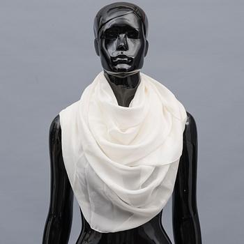 SCARF, Louis Vuitton.