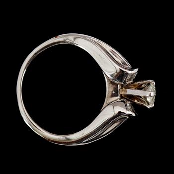 RING, 14 k vitguld, diamanter tot ca 2.0 ct.