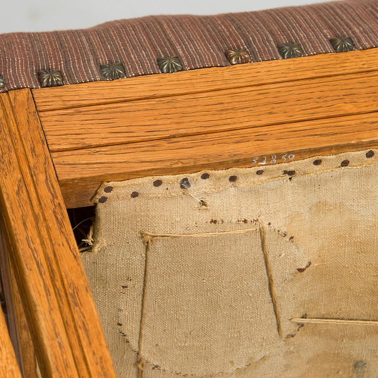 Louis Sparre, A table and two chairs for Aktiebolaget Iris, Borgå around 1900.