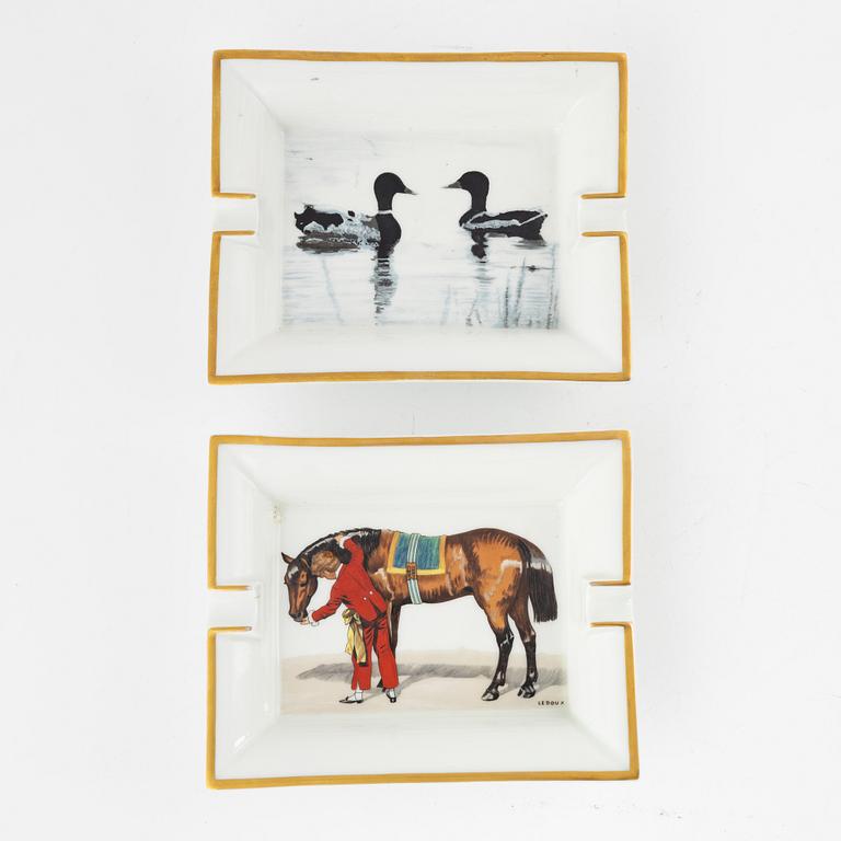 Hermès, askfat, två stycken, porslin, Paris, Frankrike.