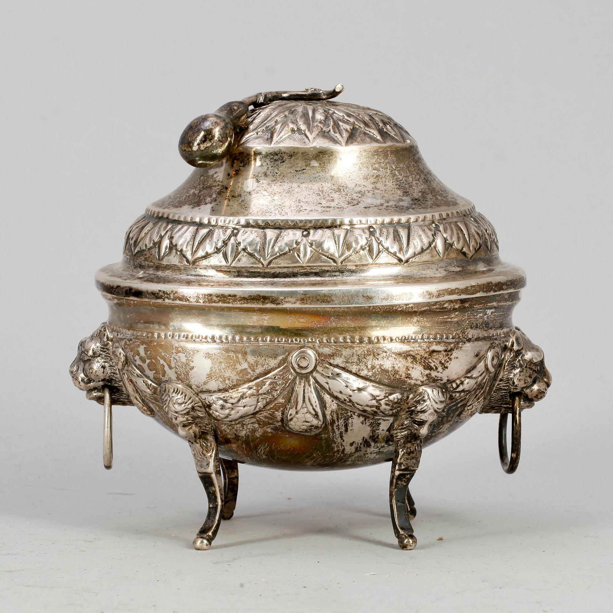 SOCKERSKÅL, silver, cirka 213 g, otydliga stämplar, troligen Centraleuropa, 1800-tal.