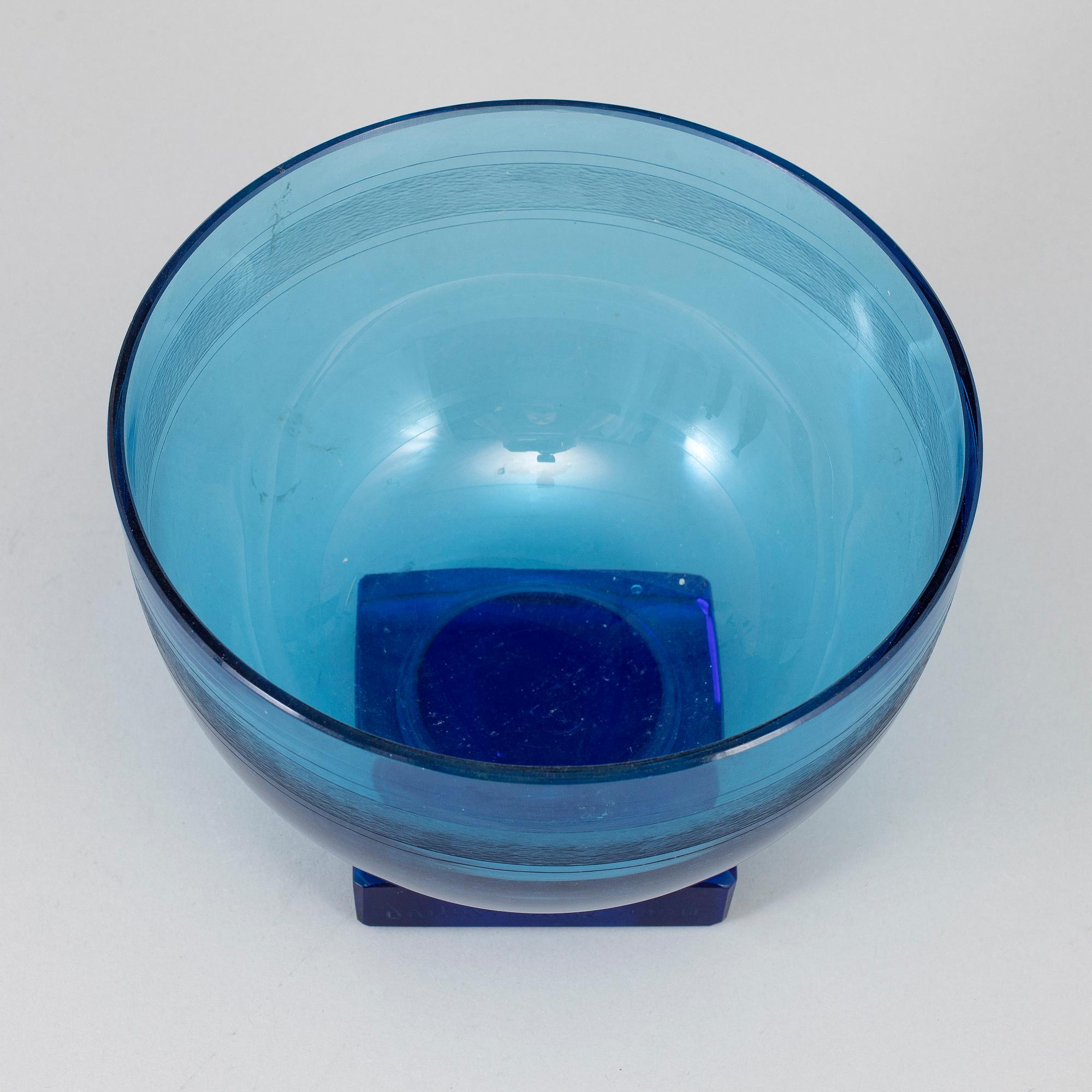 A glass bowl from Daum, Nancy, France.