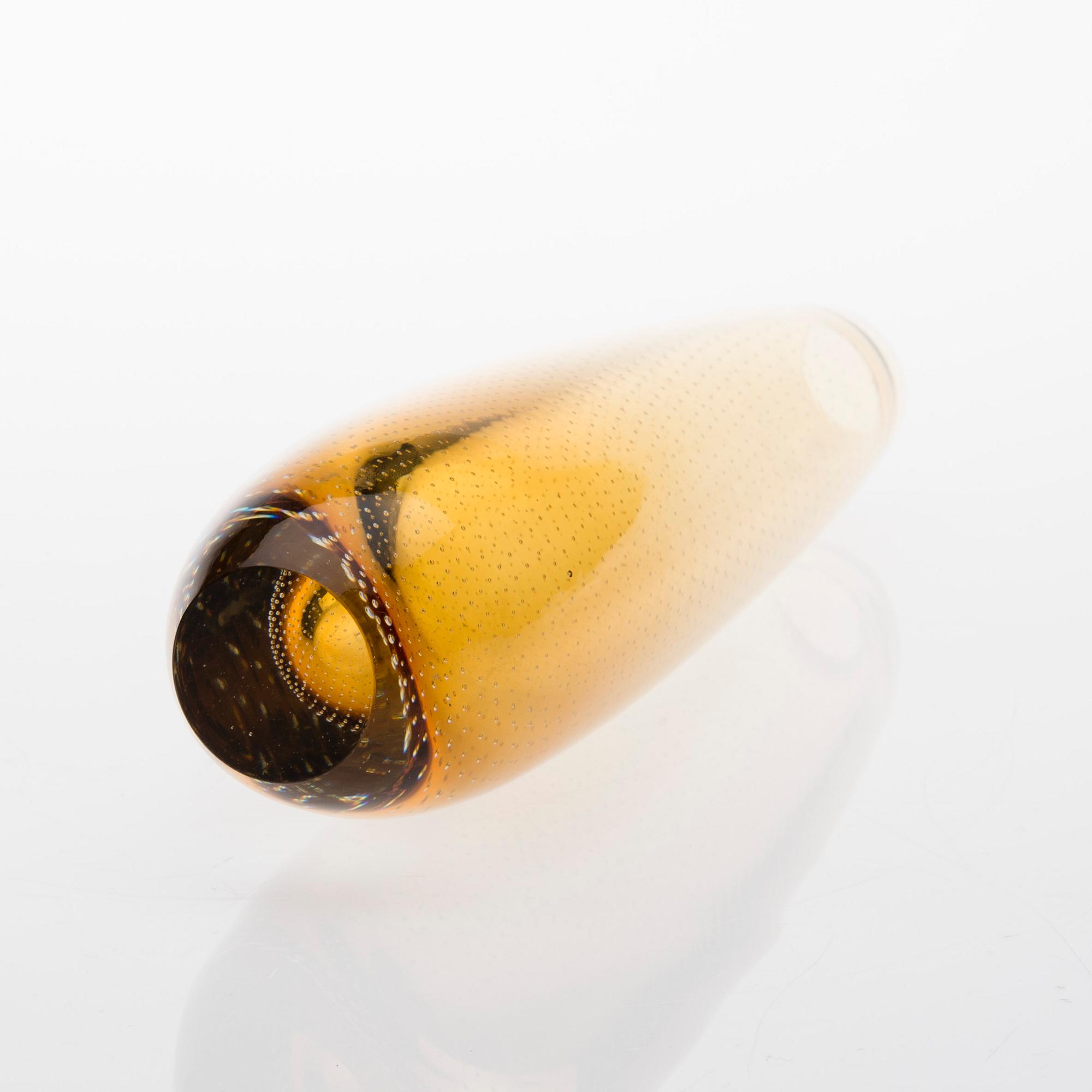 GUNNEL NYMAN, VASE. GN 25. Unclear signature. G. Nyman, Nuutajärvi Notsjö. Late 1940s.