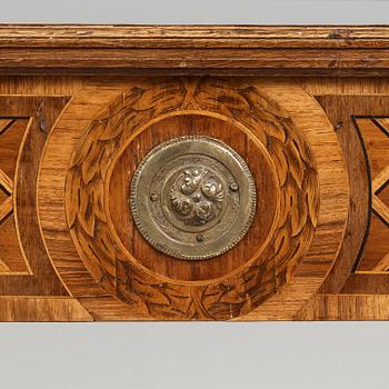 BORD/SPELBORD, av Gottlieb Iwersson (mästare i Stockholm 1778-1813), ej signerat,  1700-talets slut, Gustavianskt.