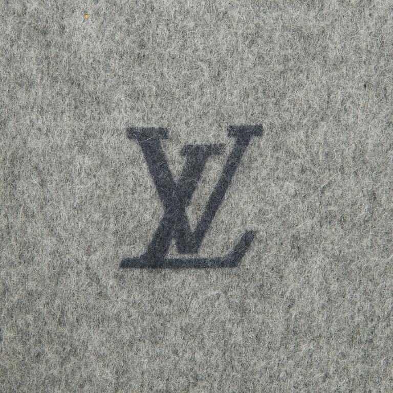 Louis Vuitton, scarf.