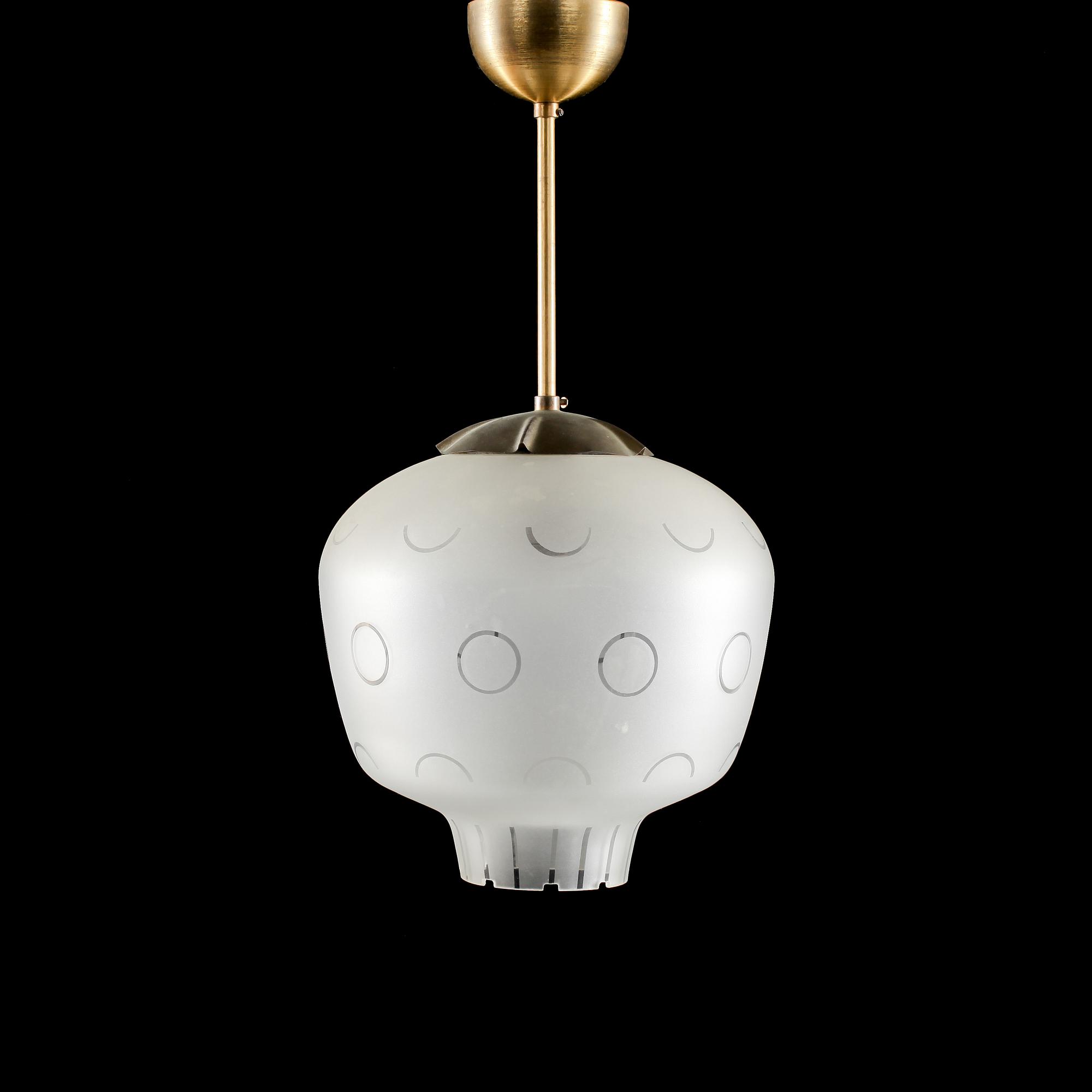 TAKLAMPA, omkring 1900-talets mitt. Höjd 50 cm.