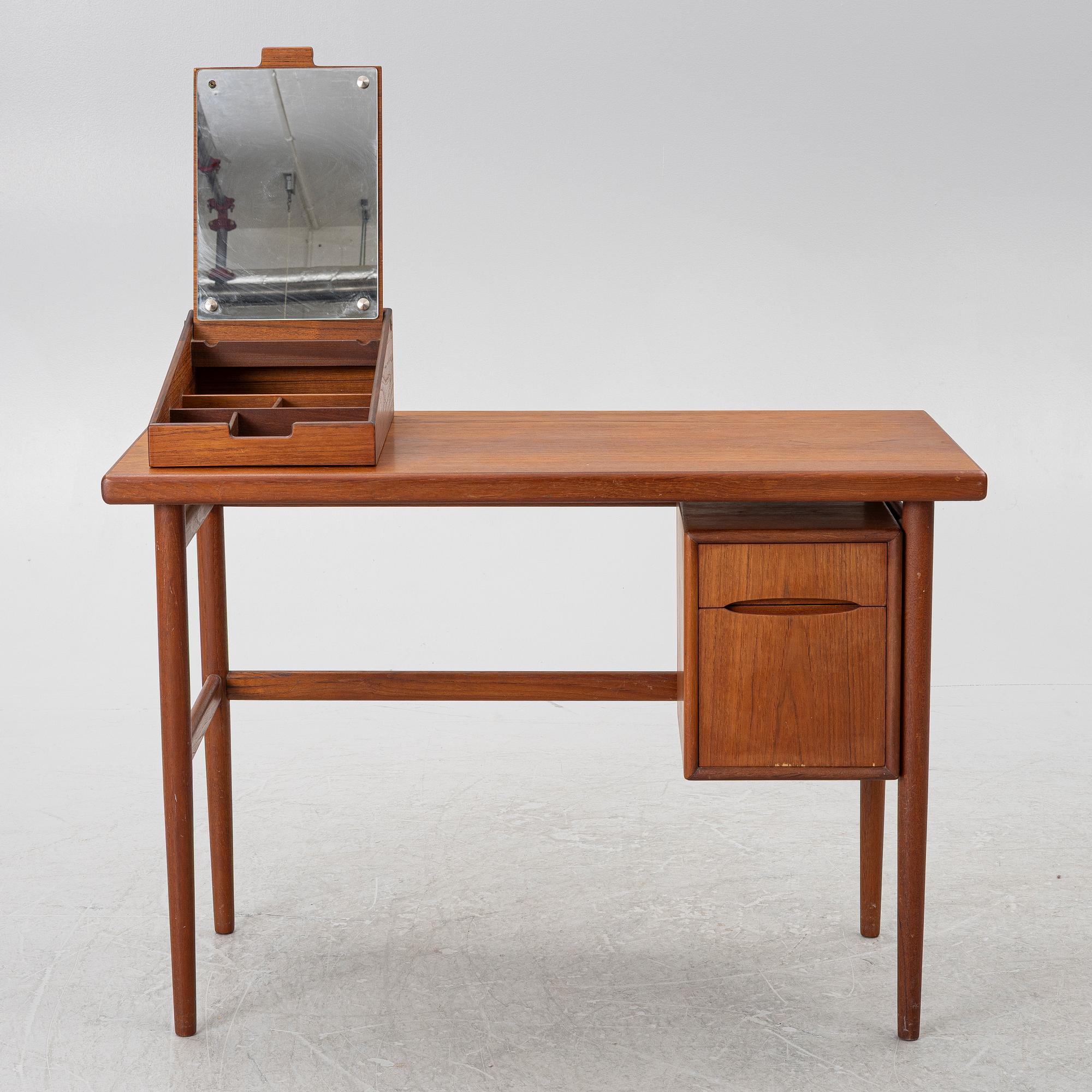 Kurt Østervig, tillskrivet, skrivbord/toilettebord, 1950/60-tal.