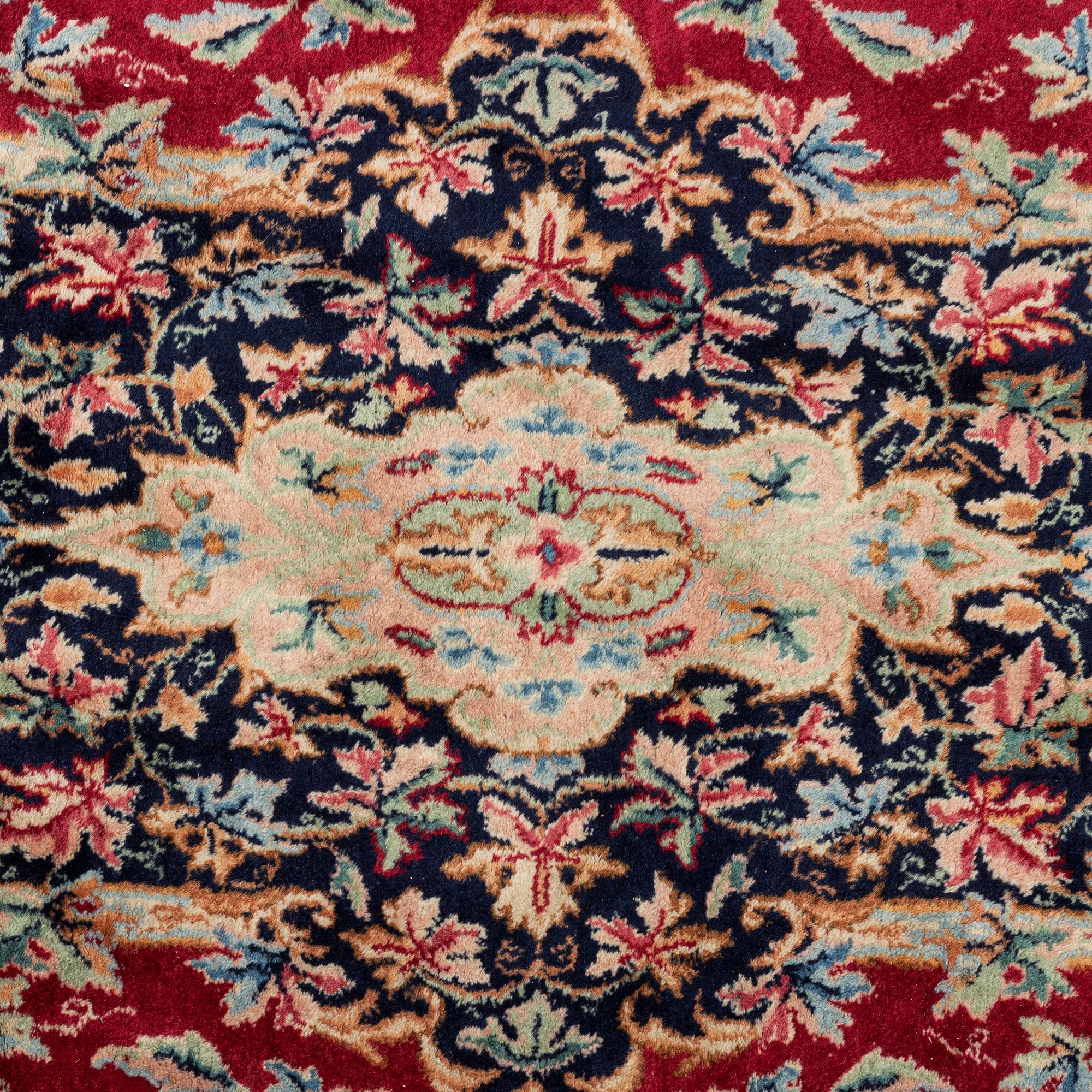 Matto, a semi-antique/old Kerman, ca 413,5-418 x 295-299 cm.