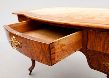SKRIVBORD, nyrokoko, 1800-talets andra hälft.