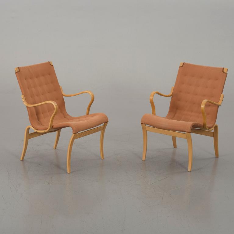 A PAIR OF BRUNO MATHSSON "MINA" ARMCHAIRS, Bruno Mathsson International.