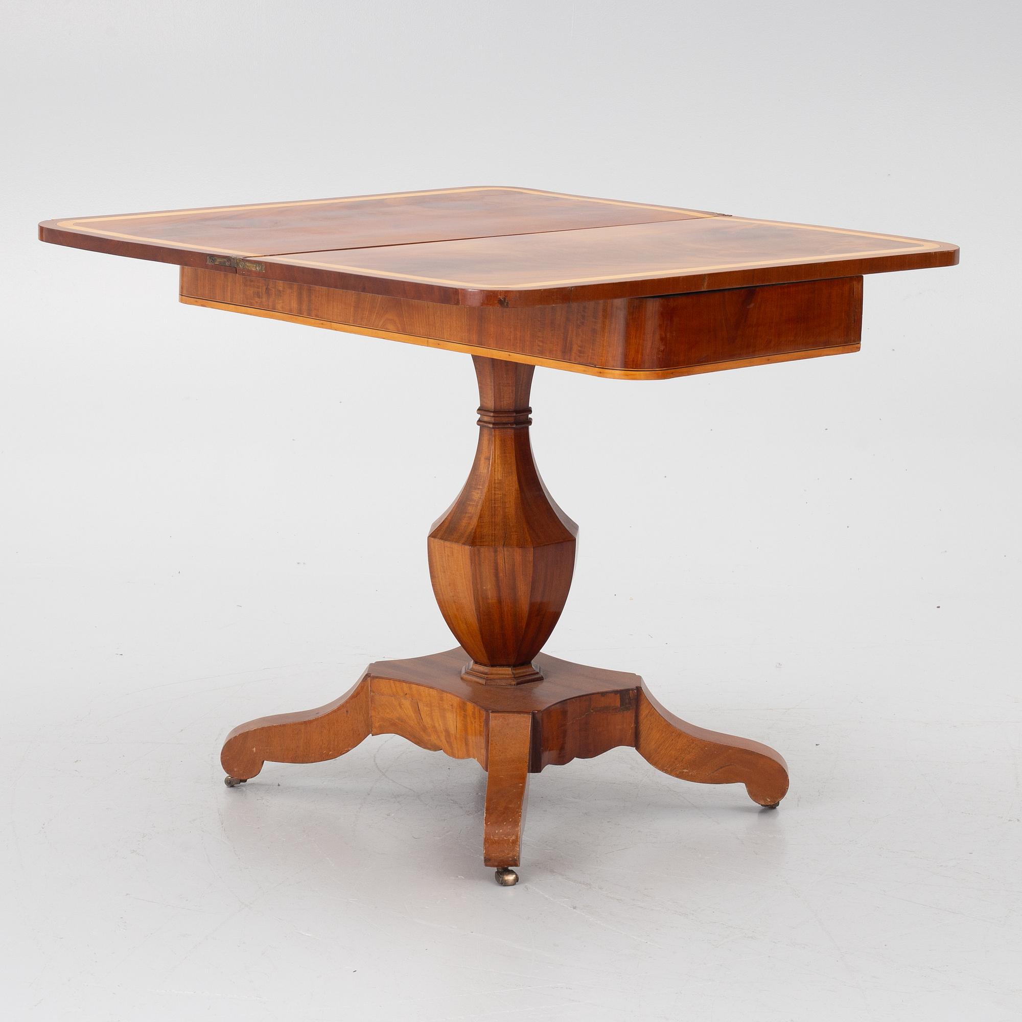 A games table, 19th Century.