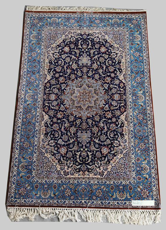 MATTA, Isfahan, old, signerad, 236 x 154 cm.