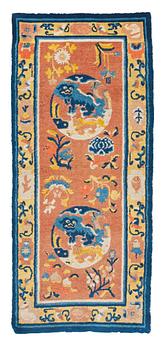 RUG. Antique Ningxia. 160,5 x 71 cm. China late Qing dynasty.