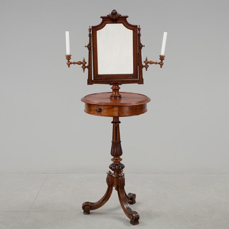 RAKSPEGEL, nyrokoko, 1800-talets andra hälft.