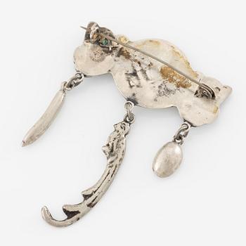 Brooch silver.