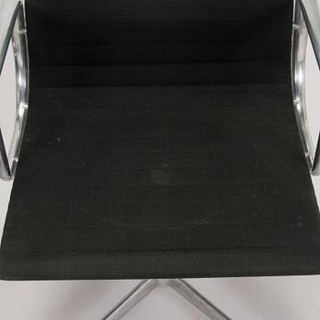 Charles & Ray Eames, karmstol, "EA108", licenstillverkad av ICF, Italia, 1970/80-tal.