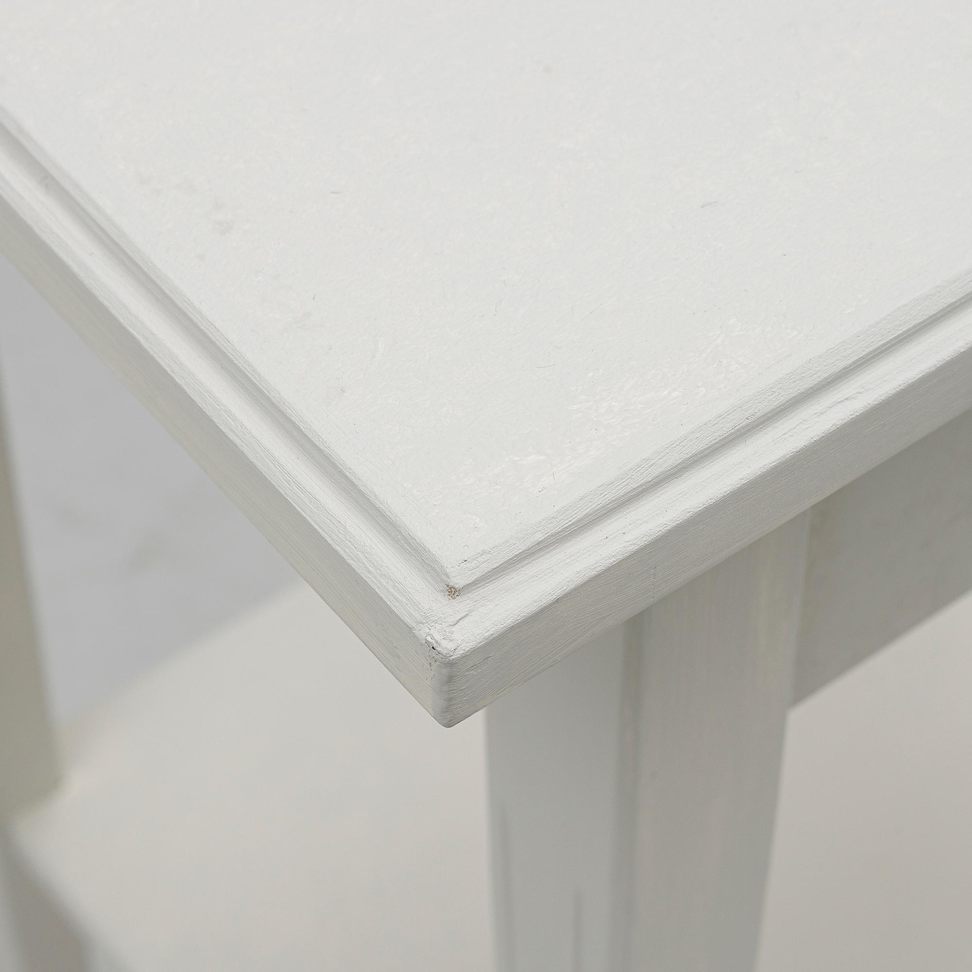 Sängbord, ett par, gustaviansk stil, samtida tillverkning.