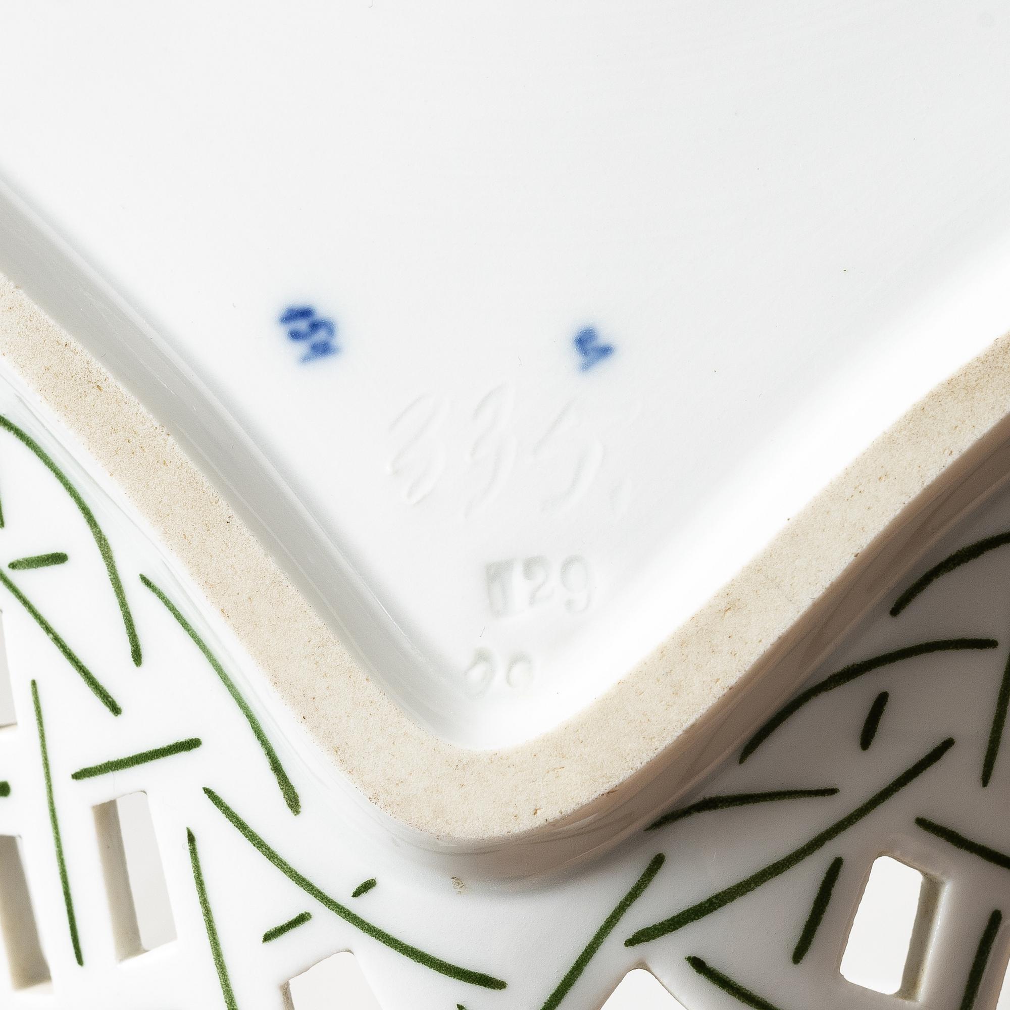 An 187-piece 'Weinlaub' porcelain dinner and coffee service, Meissen, Germany.