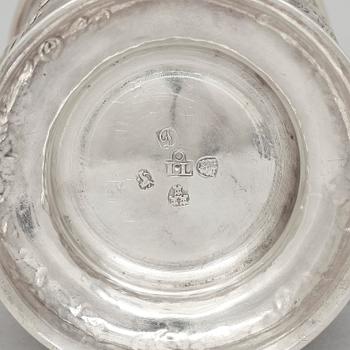 MUGG, silver, John Langland, Newcastle, (1770-71). C:a 340 g.