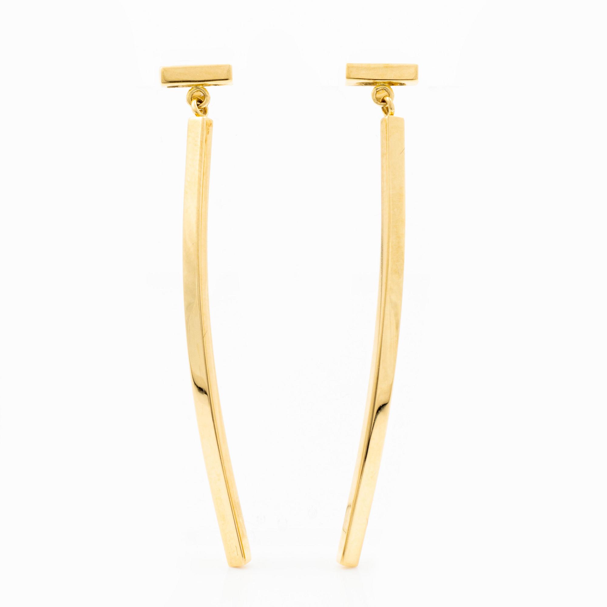 Tiffany & Co a pair of earrings 18K gold.