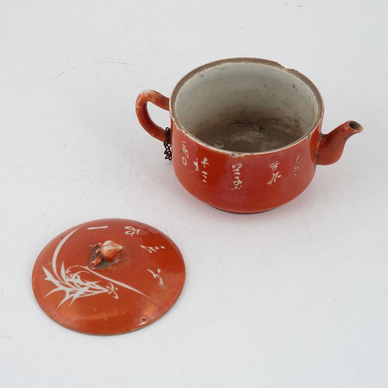 A group of three brushstands, a teapot and a bowl, Qing dynasty, 19th century.