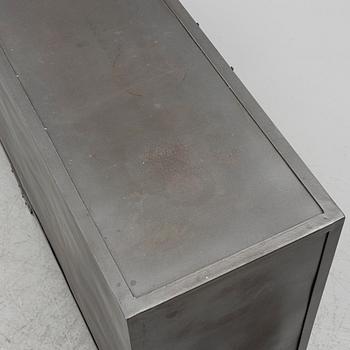 Sideboard, Manzana.
