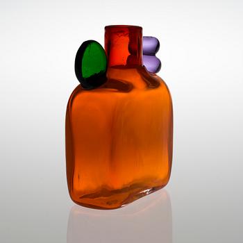 OIVA TOIKKA, A POMPOM BOTTLE. N 526, Sign. Oiva Toikka Nuutajärvi Notsjö. 1970-1972.