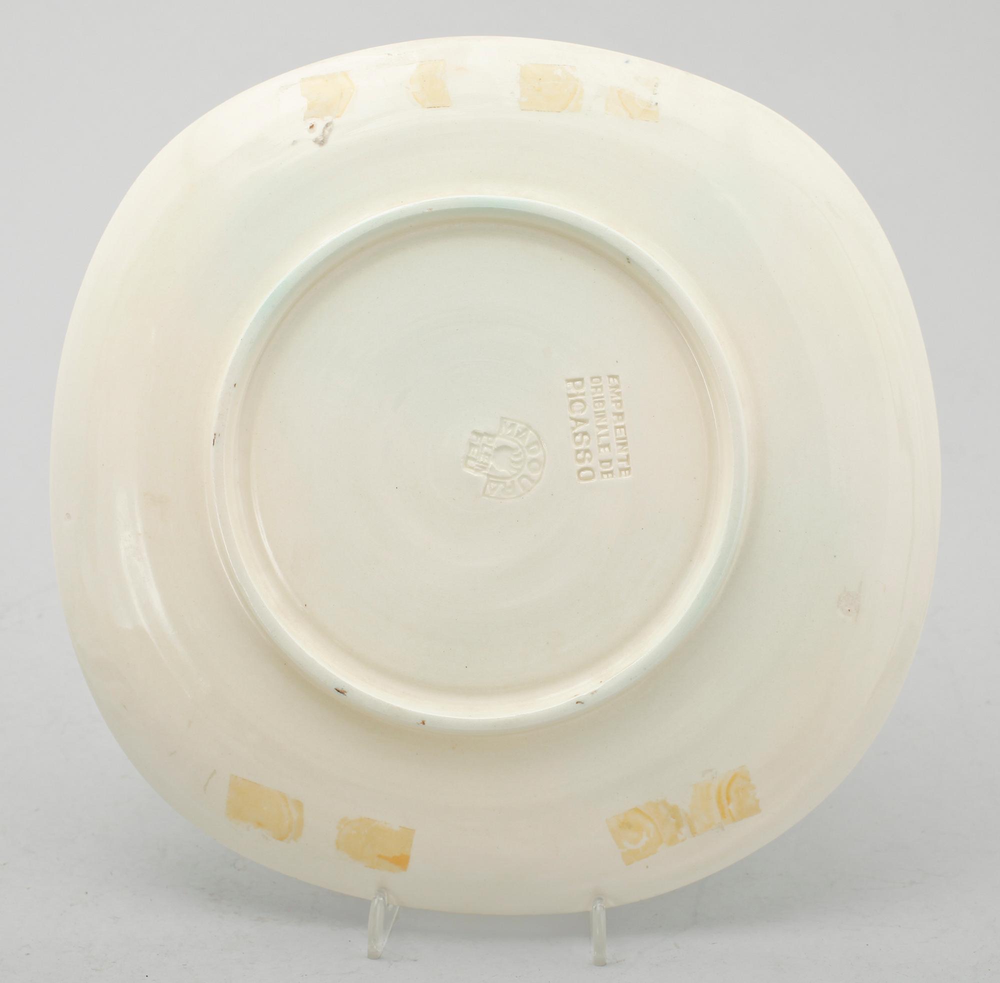 A Pablo Picasso faience dish, 'Bouquet à la pomme', Vallauris, France.