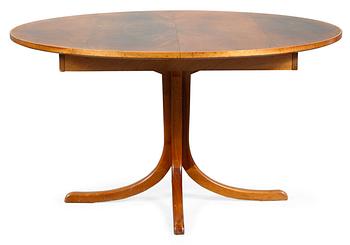 515. A Josef Frank mahogany dinner table, Svenskt Tenn, model 771.