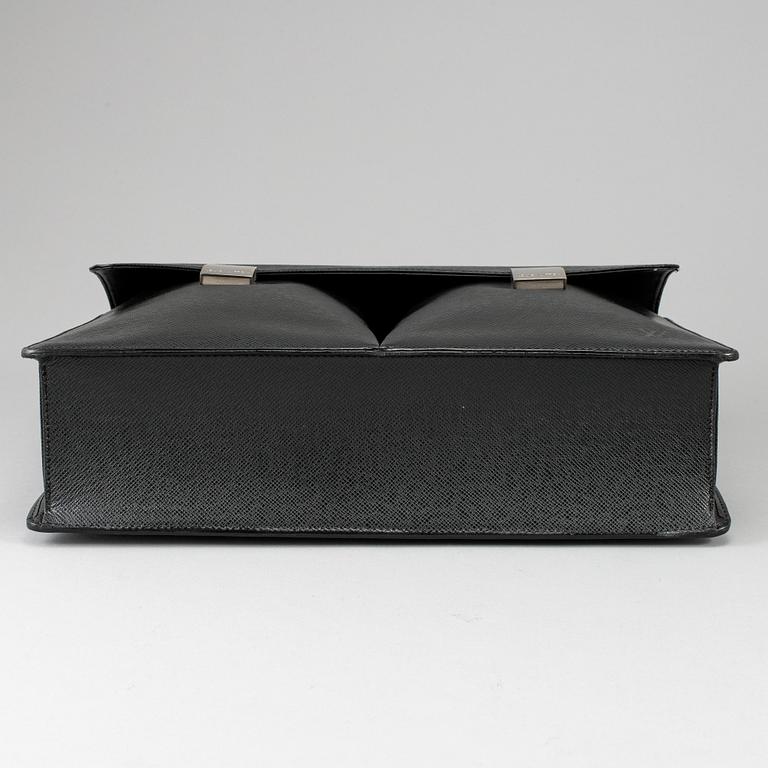 LOUIS VUITTON, a 'Serviette Kazan' briefcase.