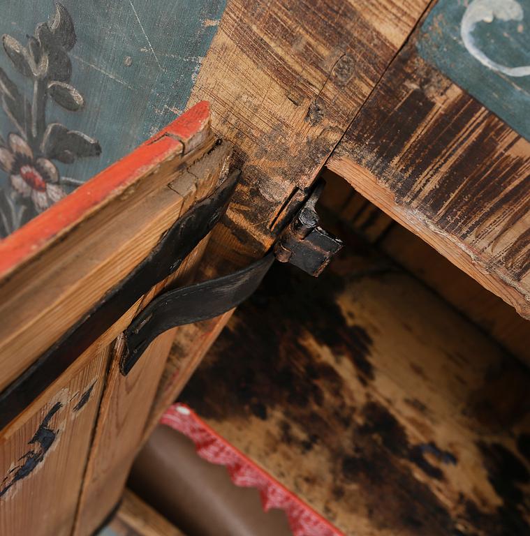 VÄGGSKÅP, allmoge omkring år 1800.