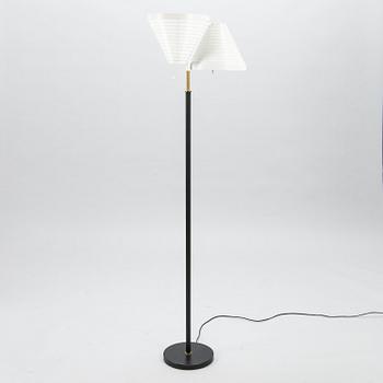 ALVAR AALTO, A late 20th century 'A 810' floor lamp for Valaisinpaja.