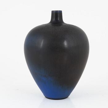 Berndt Friberg, a stoneware vase, Gustavsberg Studio, Sweden 1954.