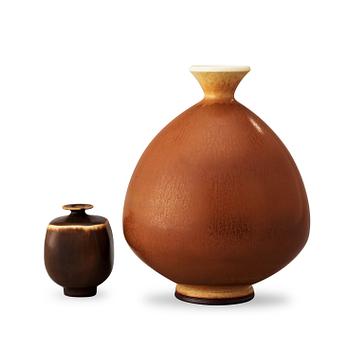 326. Two Berndt Friberg stoneware vases, Gustavsberg Studio 1972.