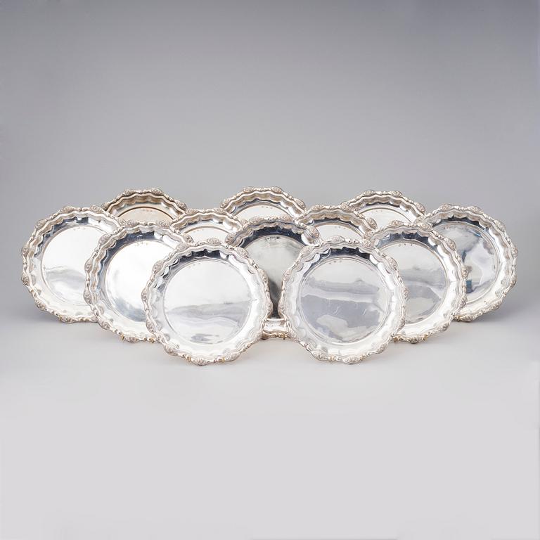 KATTAUSLAUTASIA 12 KPL, hopeaa, Wien 1825, Itävalta-Unkari, kokonaispaino noin 5836 g.