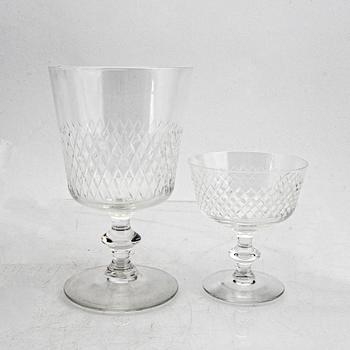 Vicke Lindstrand, a 45 pcs Diamant glass dinner sevice from Kosta later part of the 20th century.