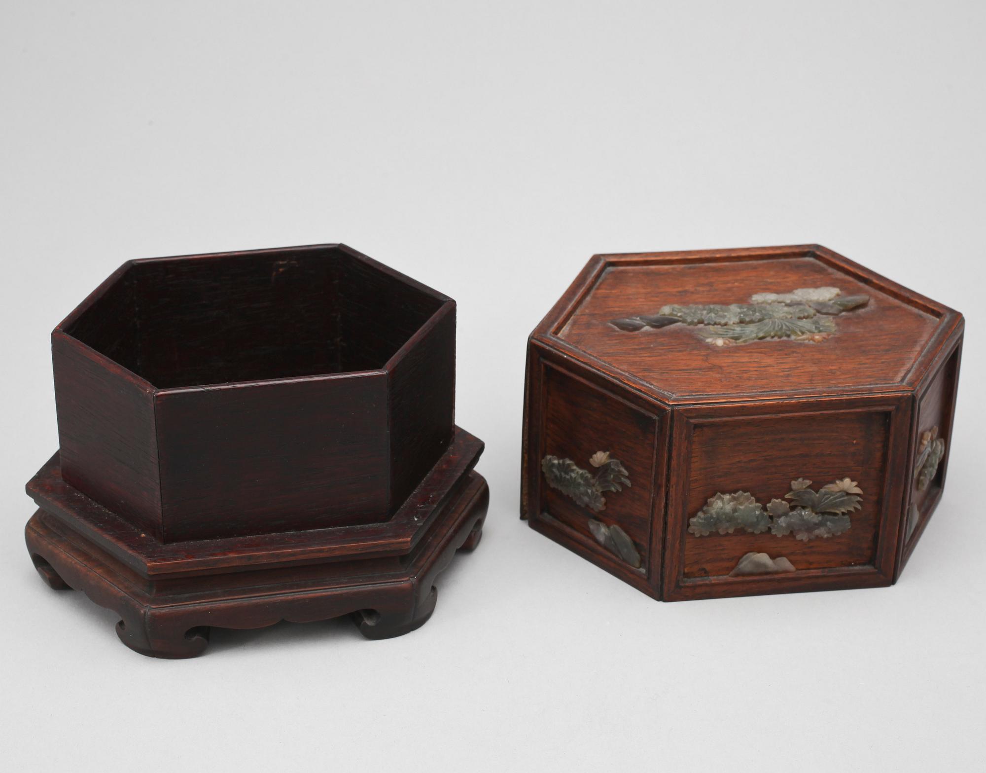 ASK, trä och sten, sannolikt Kina, 1900-tal.