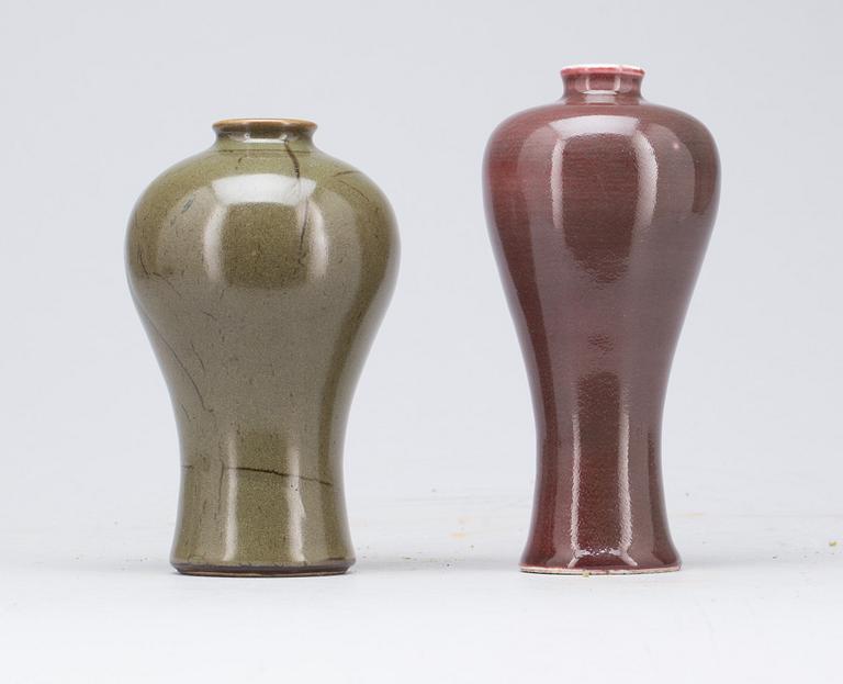 VASER, 2 st, porslin, Kina 1800-tal.