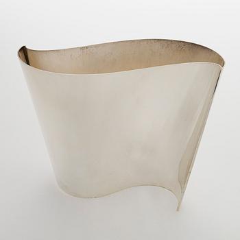 Pekka Piekäinen, vas, sterlingsilver, "Finlandia", Platinoro, Åbo.