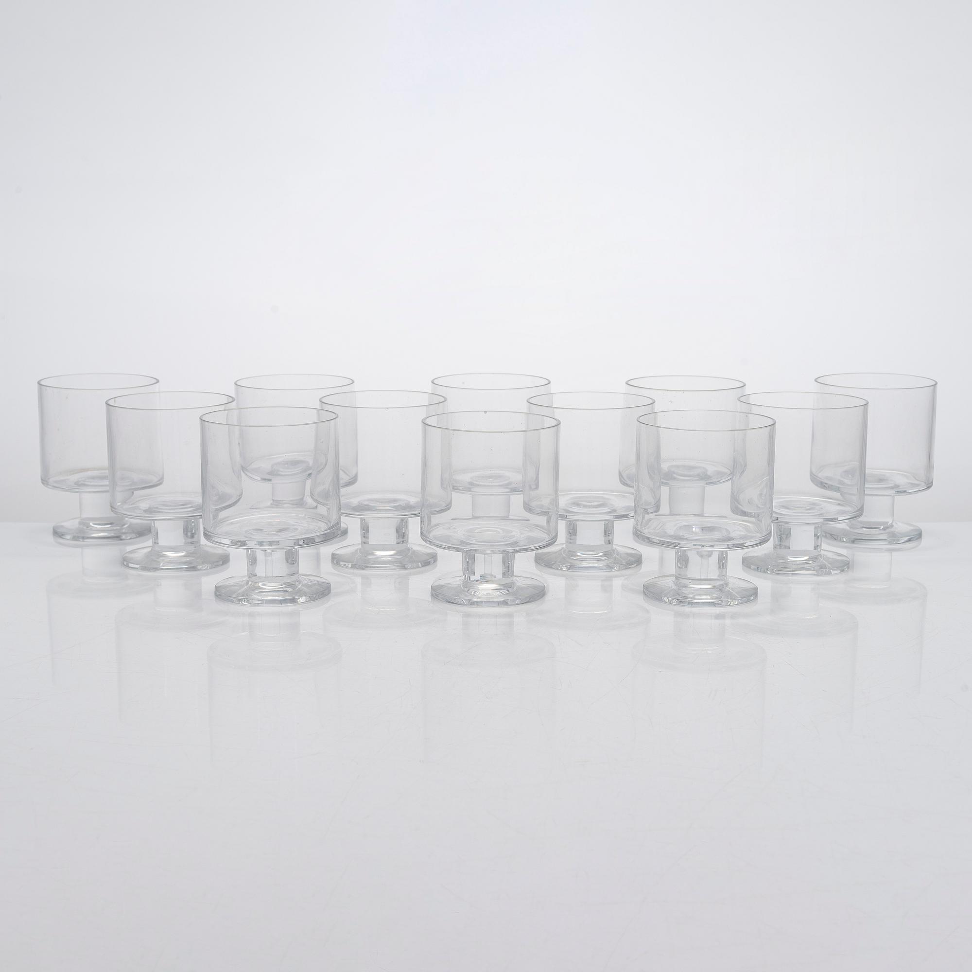 Timo Sarpaneva, juomalaseja, 12 kpl, "Triennale", Iittala. Valmistettu 1996 - 1997.